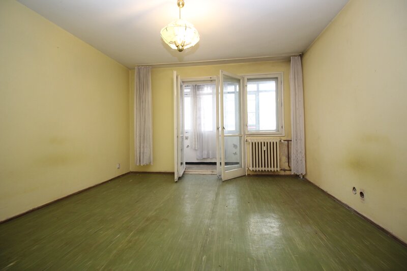 Titan, metrou si parc la 7-8 minute, garsoniera la parter