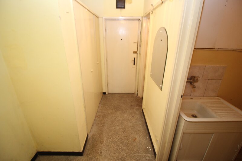 Titan, metrou si parc la 7-8 minute, garsoniera la parter